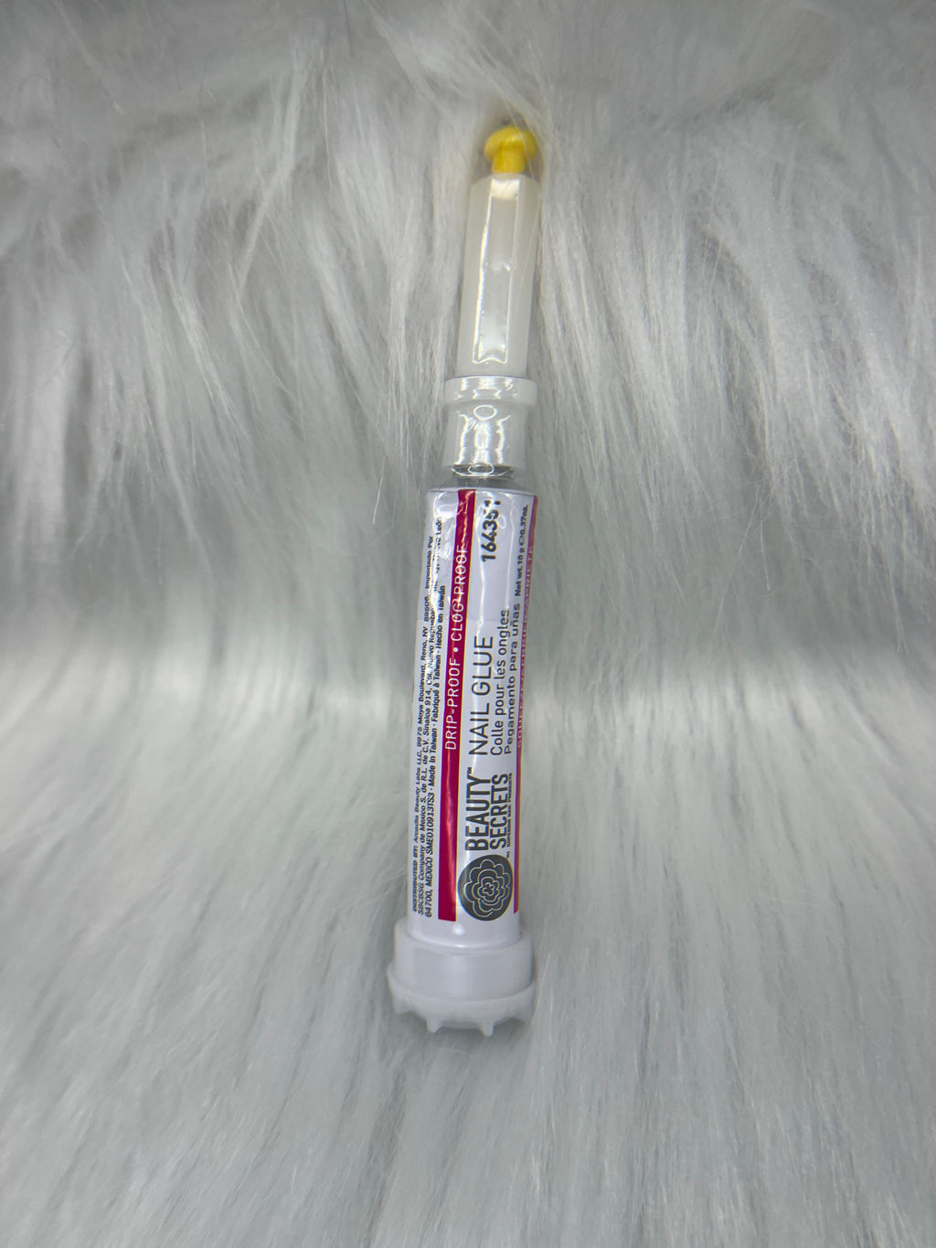 Nail glue
