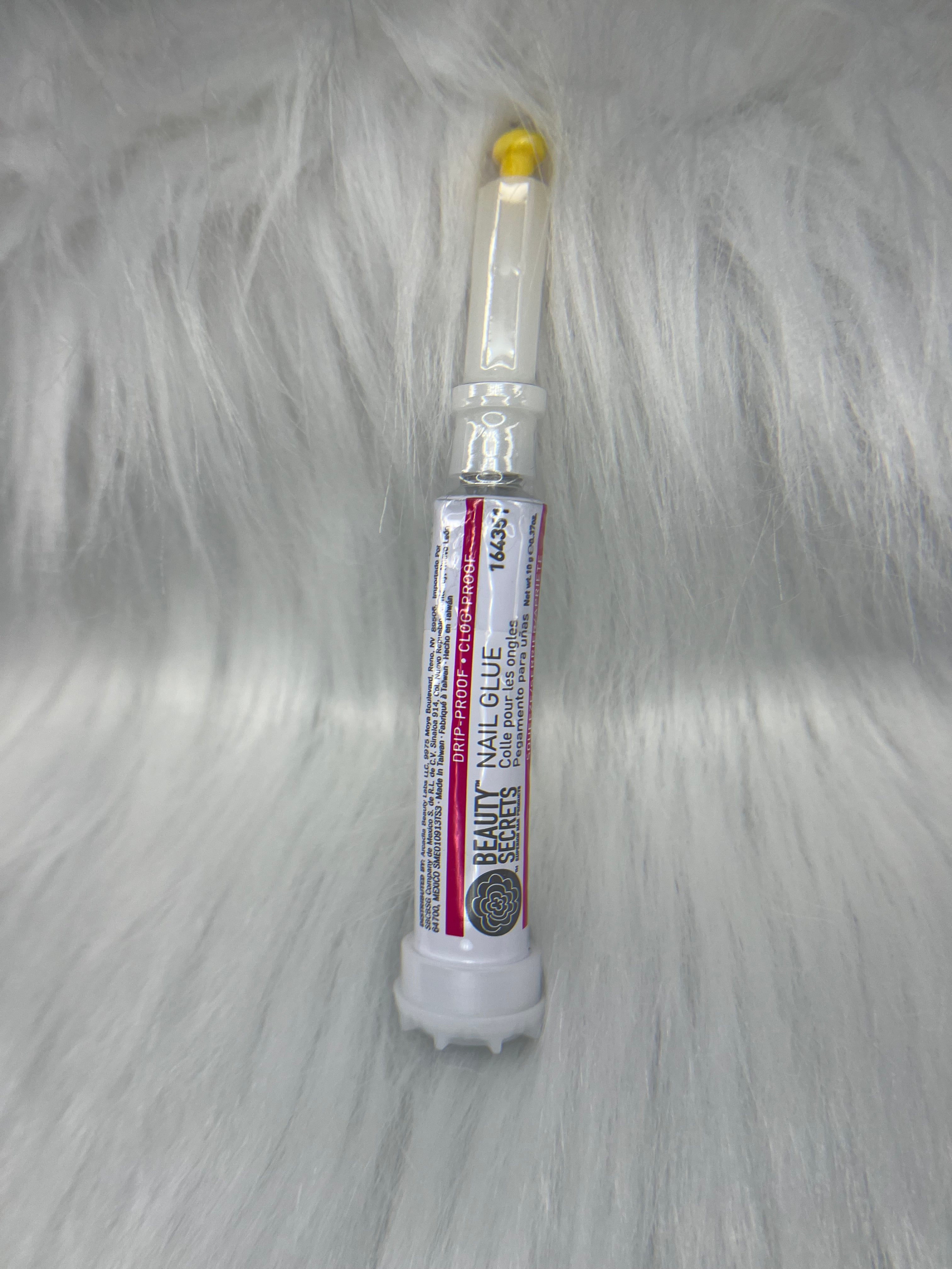 Nail glue